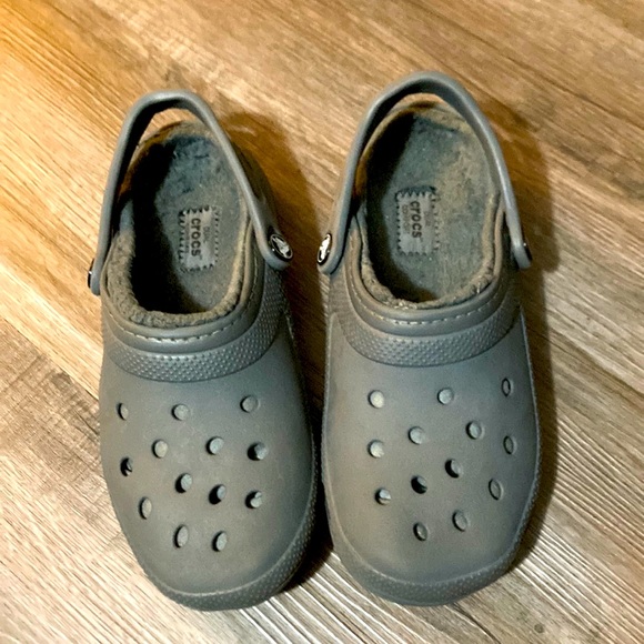 slate grey lined crocs